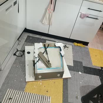 Beko Installed My BDE6060G Hood Wrong and It Fell Shattered to Pieces