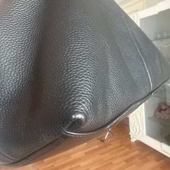 Yeni Alınan Çantada Kısa Sürede Deri Soyulması Ve Mağaza İlgisizliği