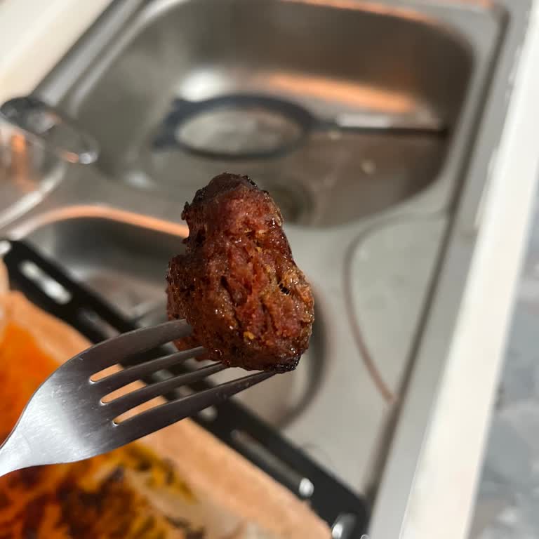 Kasap Köfte Pişmiyor, İçi Çiğ Kalıyor Ve Tüketilemiyor