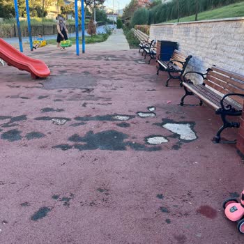 Çocuk Parkındaki Güvenlik Sorunları Acil Çözüm Bekliyor