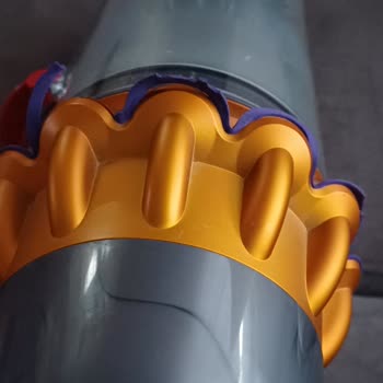 Garanti Kapsamındaki Dyson Süpürgemde Soyulma Sorunu Ve Ücretsiz Onarım Talebi