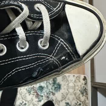 Kısa Sürede Deforme Olan Converse Ayakkabım İçin Değişim Talebim Reddedildi
