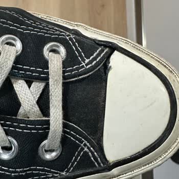 Kısa Sürede Deforme Olan Converse Ayakkabım İçin Değişim Talebim Reddedildi