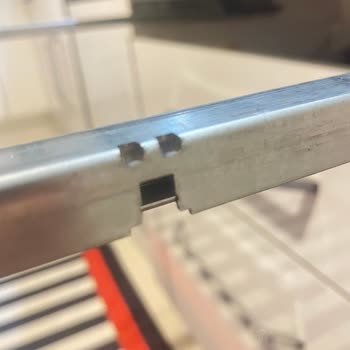 Frenli Çekmece Rayındaki Plastik Parça Kırıldı, Yedek Parça Bulunamıyor