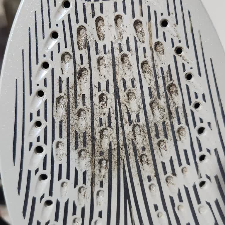 Philips Azur 7500 Ütü Kıyafetleri Yakıyor, Değişim Talebim Var