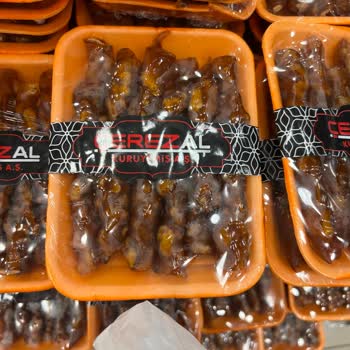 Aldığım Cevizli Sucuk Erimiş Ve Pakete Yapışmış Çıktı, Mağazadan Yanıt Alamadım