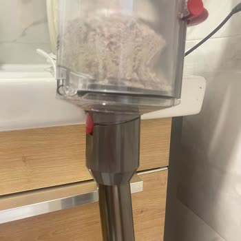Dyson V12 Süpürge Borusu Kırıldı Stok Yok Garanti Kapsamında Çözüm Sunulmuyor