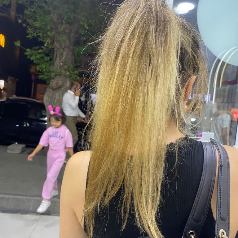 Kuaför Hatası Sonucu Saçlarım Yandı Ve Geri Dönülmez Zarar Gördüm