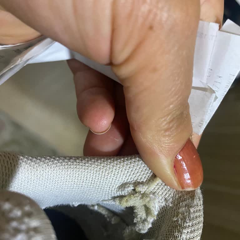 Adidas Ayakkabılarım Kısa Sürede Parçalandı, Mağduriyetimin Giderilmesini İstiyorum