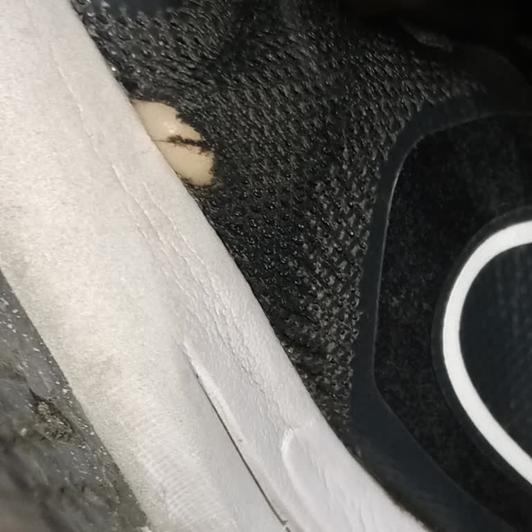 Kısa Sürede Açılan Nike Ayakkabı Ve Yetersiz FLO Mağaza Hizmeti