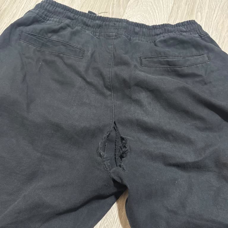 Koton Pantolonum 4 Kez Giydikten Sonra Ağ Kısmından Yırtıldı