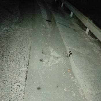 Kemerburgaz Caddesi'nde Asfalt Eksikliği Ve Tehlikeli Çukurlar