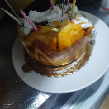 Doğum Günü Pastası Bozuk Geldi, Müşteri Hizmetlerine Ulaşamadım