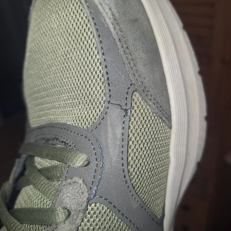 Kısa Sürede Açılan Ayakkabı Ve Garanti Sürecinde Çözüm Bulunamaması