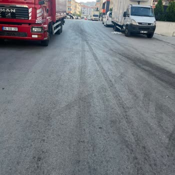 Pasinler Caddesi Ve Kanuni Mahallesi'nde Çöp Suyu Kaynaklı Koku Sorunu