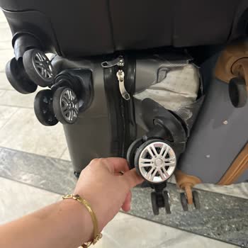 Sun Ekspres Uçuşunda Valizlerim Kırıldı Tazminat Yetersiz Kaldı