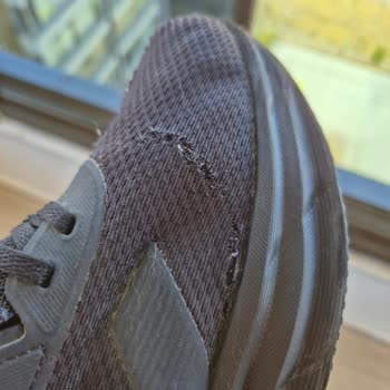 3 Ayda Deforme Olan Adidas Ayakkabı İçin İade Talebim Cevapsız Kaldı