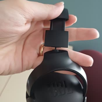 JBL Kulaklığın Menteşesi Kısa Sürede Kırıldı, Garanti Çözümü Bekliyorum