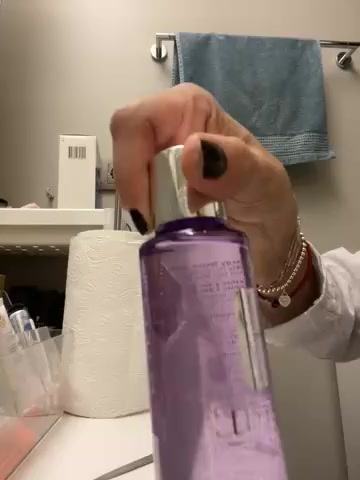 Clinique Make up Reiniger lässt sich nicht öffnen Videovorschaubild