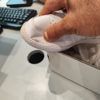 Bir Kez Giyilen Ayakkabıda Açılma Ve Çözüm Sunulmaması Mağduriyet Yarattı