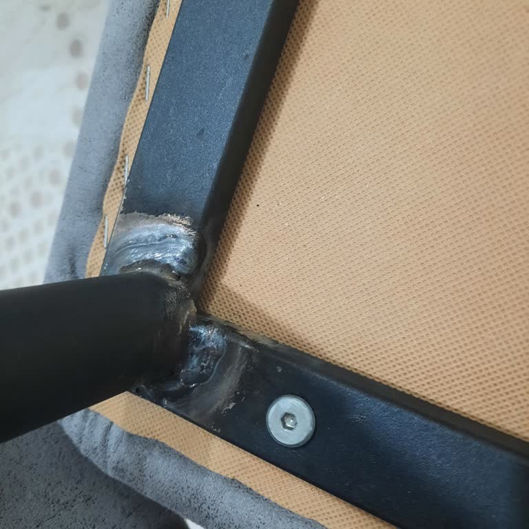 Mondi Sandalyelerde Garanti Sonrası Sürekli Kırılma Ve Açılma Sorunu