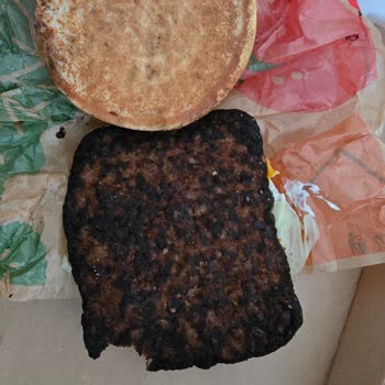 Yanmış Steakhouse Siparişi Ve İlgisiz Şube Mağduriyeti