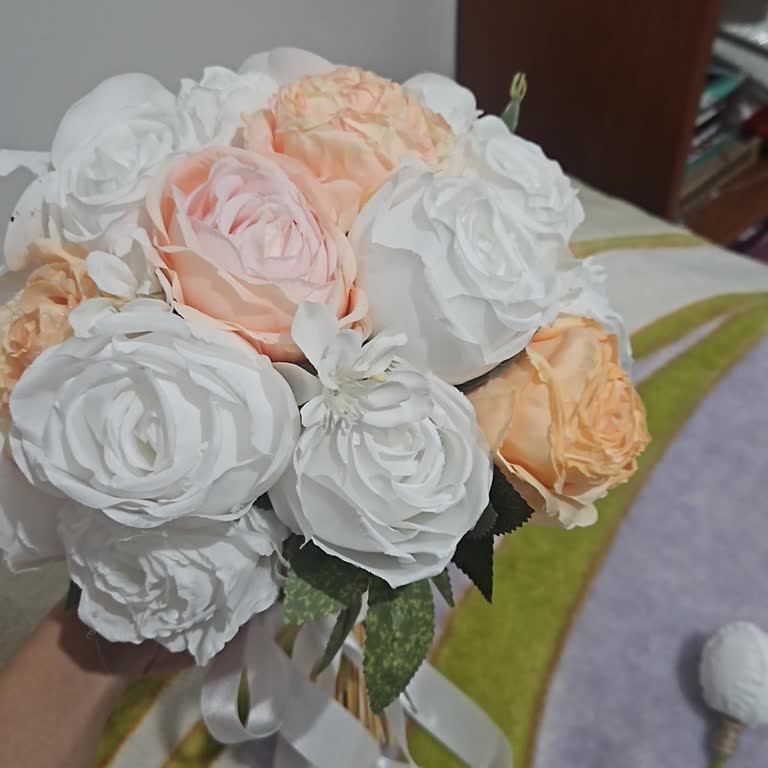 Sipariş Edilen Gelin Buketi Görselden Farklı Ve İletişime Yanıt Verilmiyor