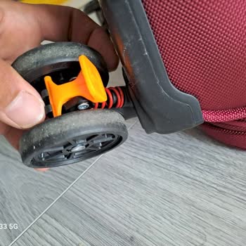 Uçuş Sonrası Yeni Valizimde Ciddi Hasar Ve Ajetten Yetersiz Destek