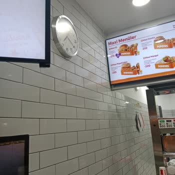 Kötü Hizmet, Yetersiz Personel Ve Sağlıksız Ürünler: Popeyes'ta Hayal Kırıklığı