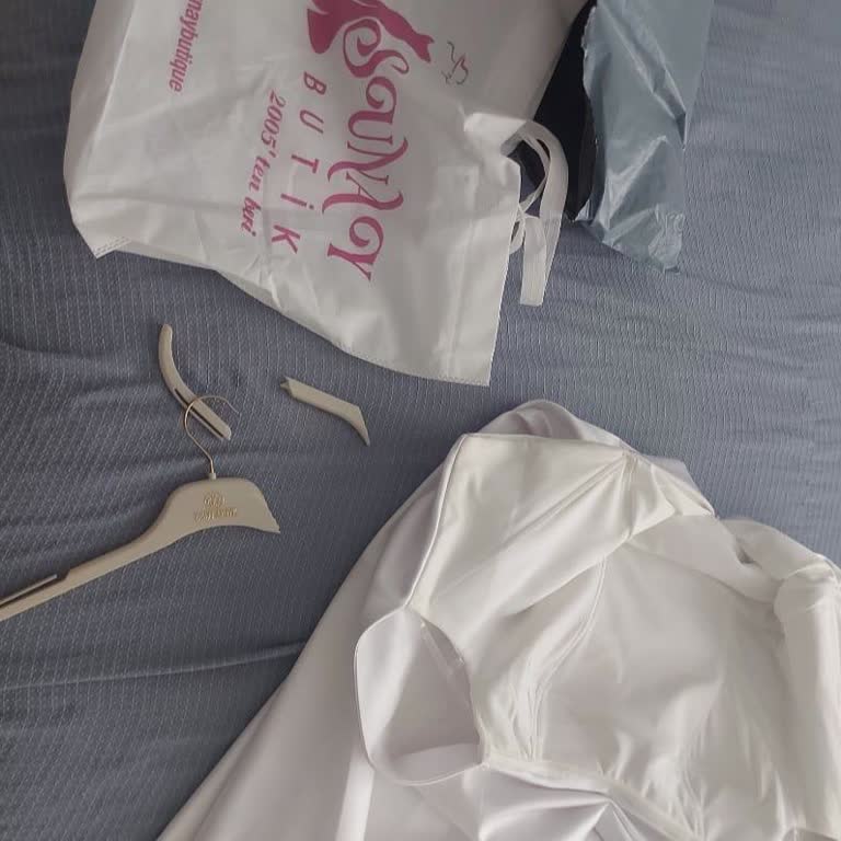 Kırık Ve Etiketsiz Gelen Elbiseye İade Reddi Mağduriyeti