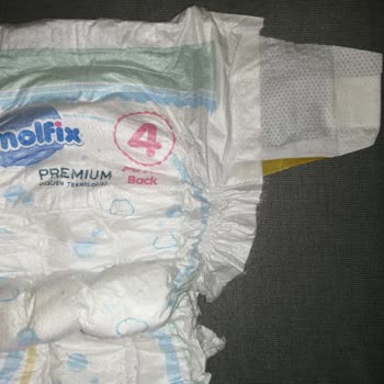 Bebek Bezinde Keskin Yabancı Cisim Çıktı, Kullanılamaz Durumda