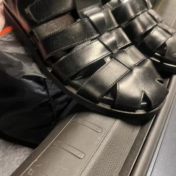 Aldığım Sandaletteki Bariz Farklılık Giderilmedi, Mağduriyetim Devam Ediyor