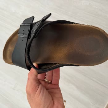 A101'den Alınan Birkenstock Terliğin 6 Günde Parçalanması Ve Müşteri Hizmetlerinden Yanıt Alınamaması