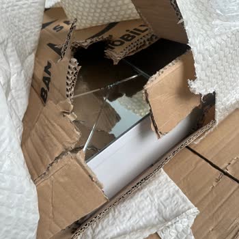 Kırık Banyo Dolabı Teslimatı Sonrası İade Ve Para İadesi Sorunu