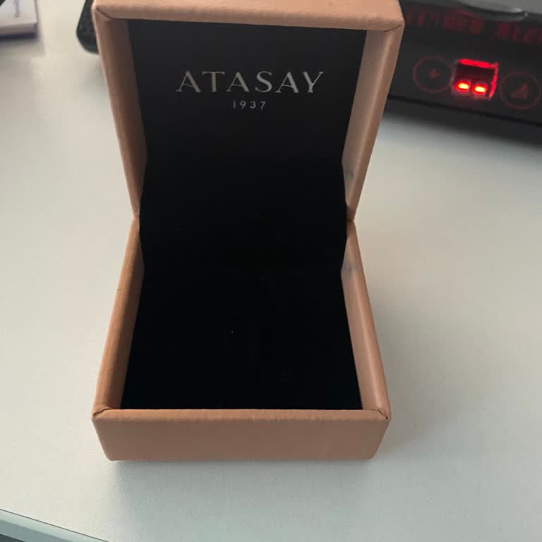 Atasay Mağazalarında Yüzük Kutusu Hakkında Tutarsız Bilgi Ve Eksik Bilgilendirme