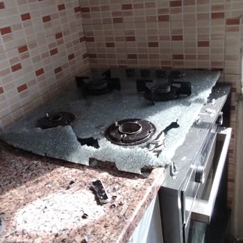Ocağın Camı Patladı, Ailem Yaralandı Ve Çözüm Sunulmadı