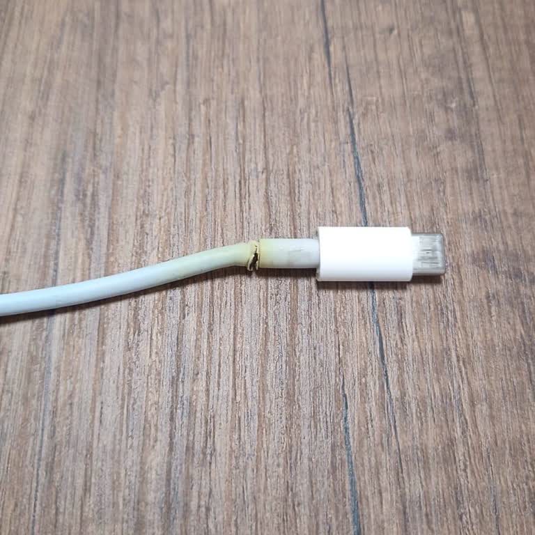 Macbook Şarj Aletinin Ani Yanması Güvenlik Endişesi Yarattı