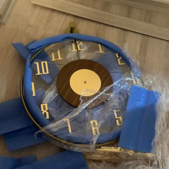 Kırık Gelen Duvar Saati Ve Satıcının İlgisiz Yaklaşımı Nedeniyle Mağduriyet