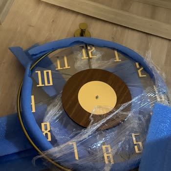 Kırık Gelen Duvar Saati Ve Satıcının İlgisiz Yaklaşımı Nedeniyle Mağduriyet