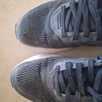 Kısa Sürede Yırtılan Adidas Questar Ayakkabı Ve Olumsuz İnceleme Sonucu