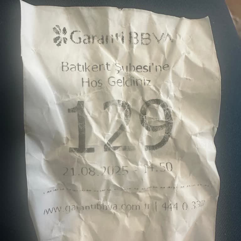 Garanti BBVA Batıkent Atlantis Şubesinde Uzun Sıra Ve Yavaş Hizmet