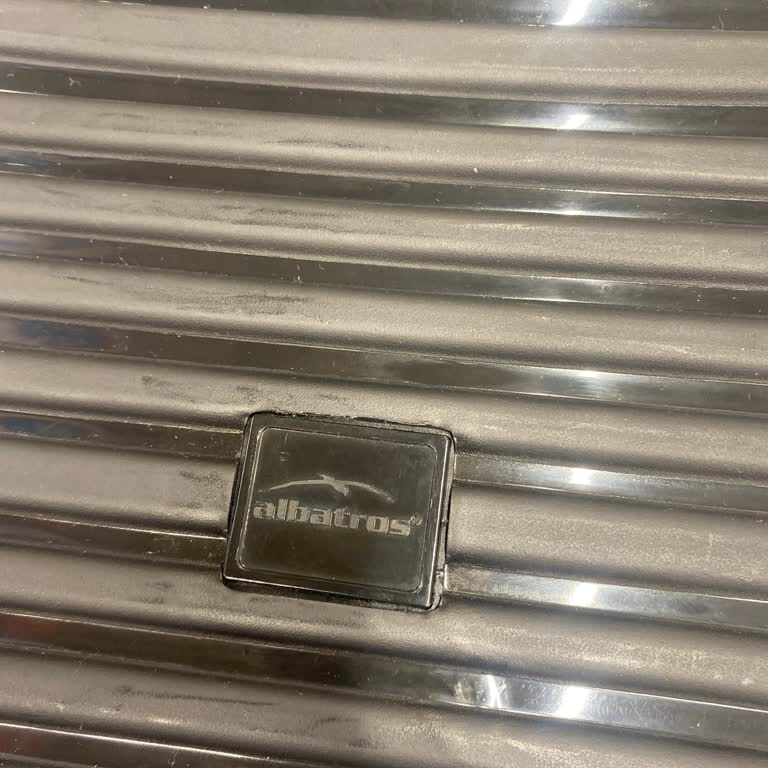 Migros Garantili Valizimin Tekerlekleri Kırıldı İlgisizlikle Karşılaştım