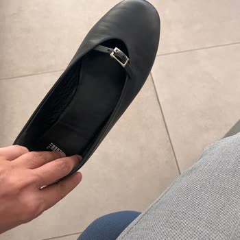 Elle'den Aldığım Ayakkabı İlk Giyişte Hasar Gördü, Müşteri Hizmetleri Yetersiz