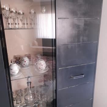 Bellona Vitrin Boyası Tutmuyor Dalgalı Ve Kötü Görüntü Oluştu