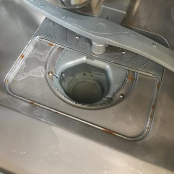 Yeni Alınan Samsung Bulaşık Makinesinde Paslanma Ve Servis İlgisizliği Mağduriyeti