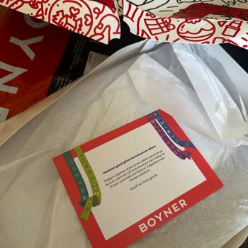 Hediye Paketi Yırtık T-shirt Defolu Teslim Edildi Hayal Kırıklığı Yaşadım