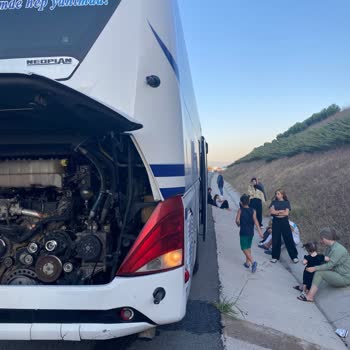 Otobüs Arızası Sonrası Yol Kenarında Mağdur Bekletildik