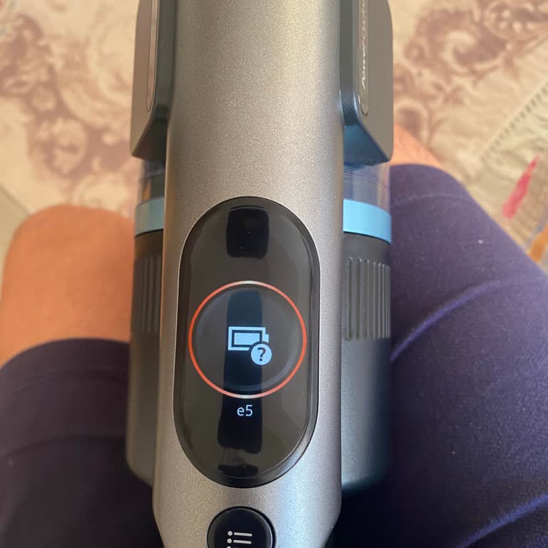 Philips 8000 Serisi Dikey Süpürge İlk Haftada E5 Hatası Verdi