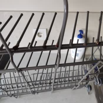 Bulaşık Makinesi Sepetlerinde Kısa Sürede Tekrarlayan Paslanma Sorunu