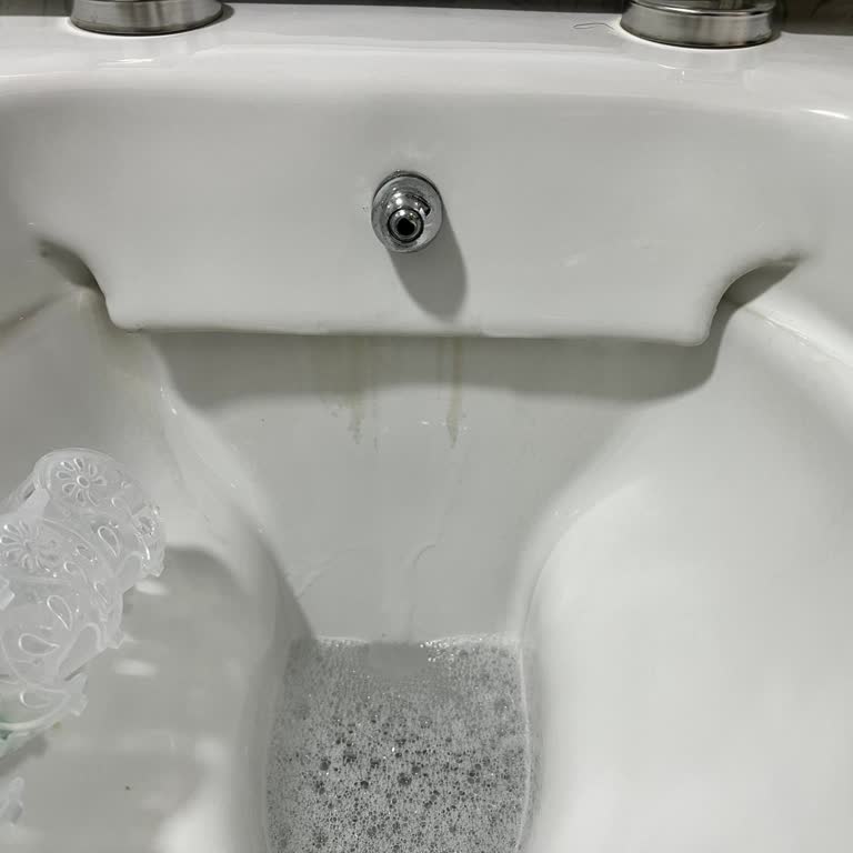 Garanti Kapsamında Klozetlerde Sürekli Siyah Leke Ve Yetersiz Servis